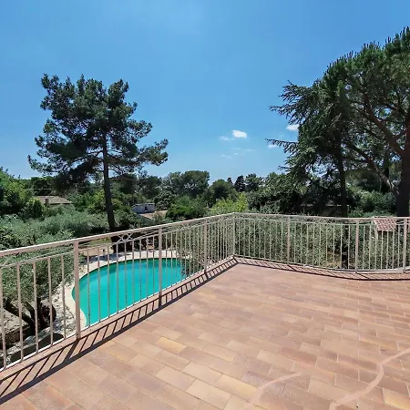 Soleil, Cigales & Piscine Dans Les Hauts De Casa de Férias Nîmes