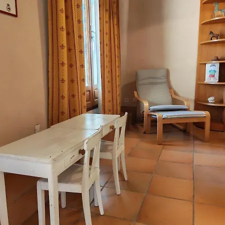 Casa de Férias Soleil, Cigales & Piscine Dans Les Hauts De