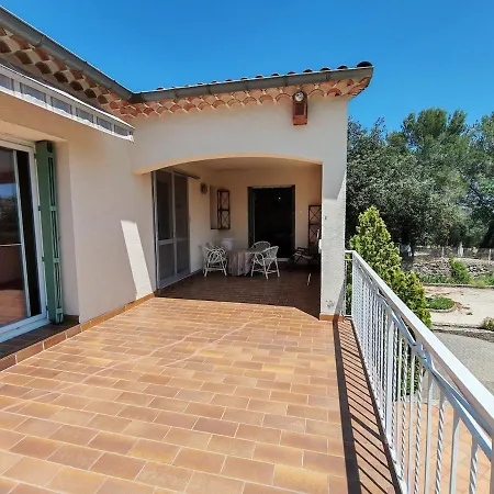 Soleil, Cigales & Piscine Dans Les Hauts De Casa de Férias